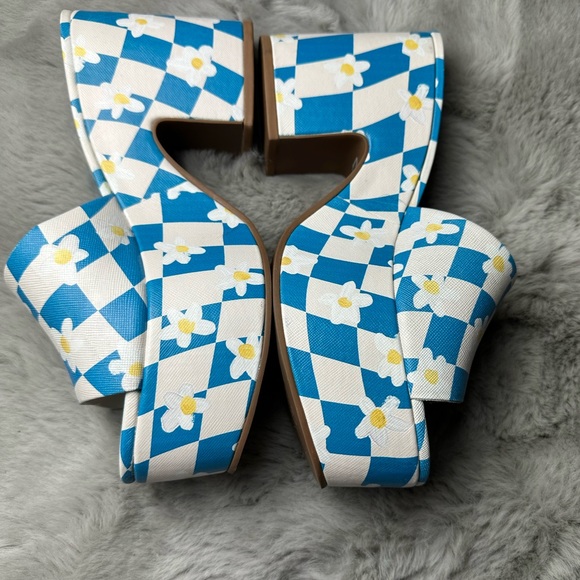 Larroude BlueWhite Checkered Daisy Miso SuperChunky Platforms NWOT Size 8.5 - Picture 4 of 16